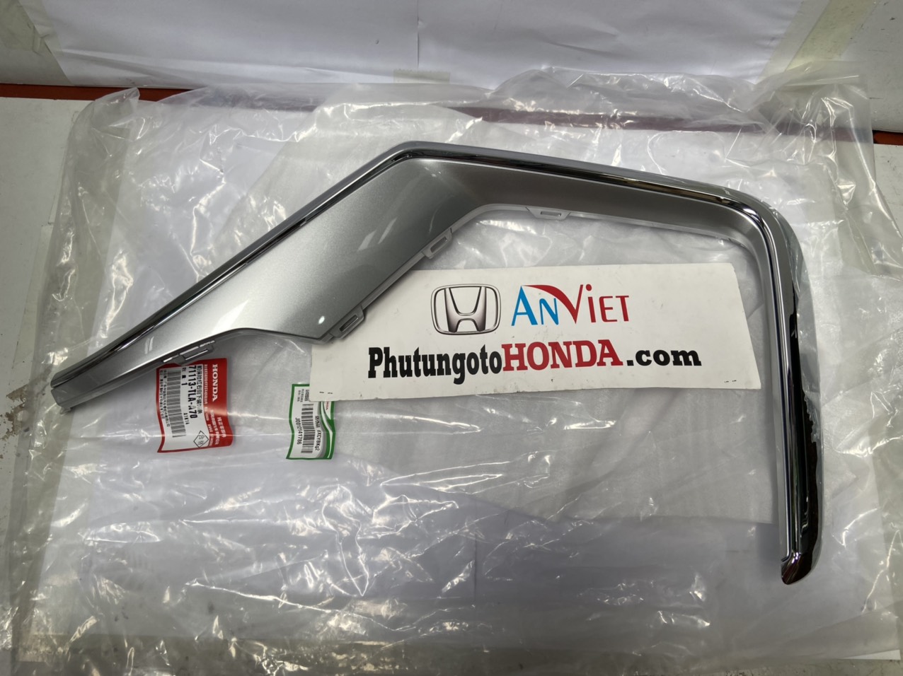 Ốp mạ ba đờ sốc trước xe Honda CRV 2021 đến 2022